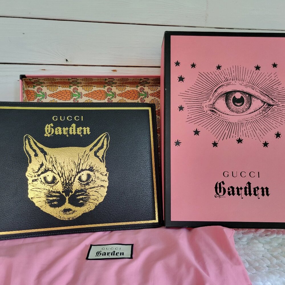 Gucci Garden Cat Clutch – Black Leather, Gold Print, NWOT